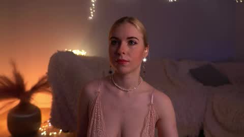 Snapshot of lorrie_love_story chatting on 22, 3, 2026 Lorrie online show from 22, 3, 2026