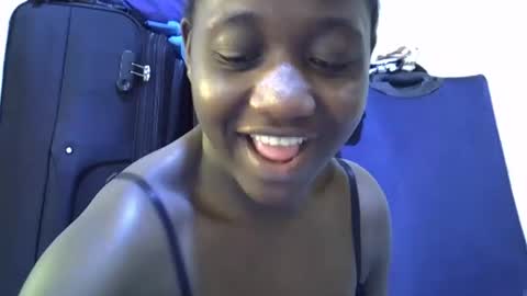 Snapshot of lotty_lavilla chatting on 20, 10, 2025 lotty_lavilla online show from 20, 10, 2025