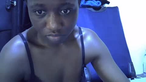 Snapshot of lotty_lavilla chatting on 21, 10, 2025 lotty_lavilla online show from 21, 10, 2025