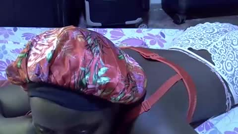 Snapshot of lotty_lavilla chatting on 26, 10, 2025 lotty_lavilla online show from 26, 10, 2025