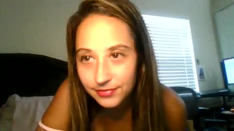 Snapshot of lotusflowerbomb95 chatting on 30, 4, 2026 lotusflowerbomb95 online show from 30, 4, 2026