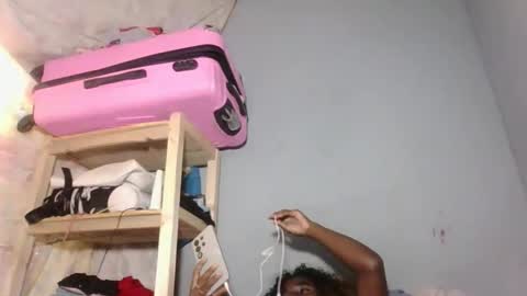 Snapshot of louane98 chatting on 8, 2, 2026 louane98 online show from 8, 2, 2026