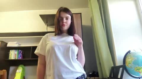 Snapshot of loudeguise chatting on 30, 4, 2026 Esma online show from 30, 4, 2026