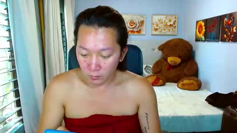 Snapshot of louie_sexy chatting on 13, 4, 2026 Cathy online show from 13, 4, 2026