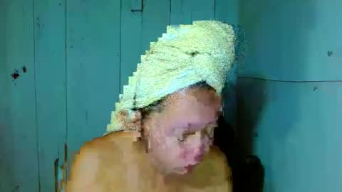 Snapshot of louie_sexy chatting on 25, 5, 2026 Cathy online show from 25, 5, 2026