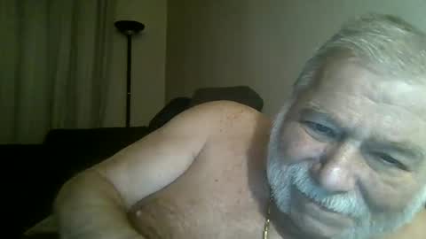 Snapshot of louis_chokdee chatting on 5, 12, 2024 louis_chokdee online show from 5, 12, 2024