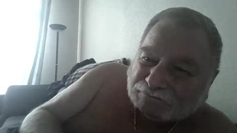 Snapshot of louis_chokdee chatting on 5, 3, 2025 louis_chokdee online show from 5, 3, 2025