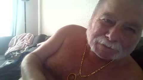 Snapshot of louis_chokdee chatting on 21, 9, 2025 louis_chokdee online show from 21, 9, 2025