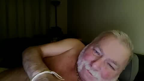 Snapshot of louis_chokdee chatting on 30, 10, 2025 louis_chokdee online show from 30, 10, 2025