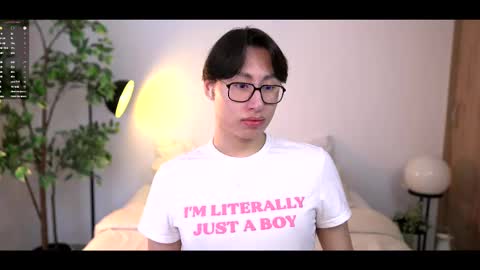 Snapshot of louis_zh chatting on 22, 9, 2025 Louis online show from 22, 9, 2025