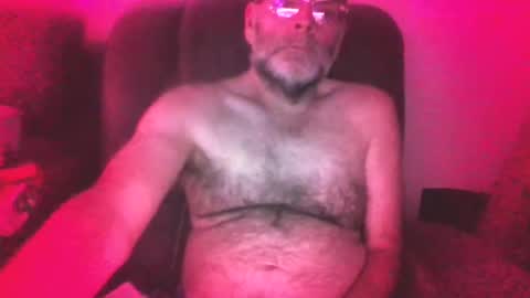 Snapshot of louism13 chatting on 9, 11, 2025 louism13 online show from 9, 11, 2025