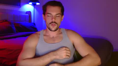 Snapshot of louisvalmer chatting on 10, 11, 2025 Louis Valmer online show from 10, 11, 2025