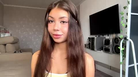 Snapshot of louiswawrzyniak chatting on 10, 4, 2026 Flora online show from 10, 4, 2026