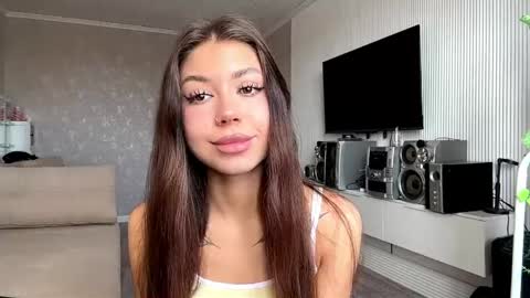 Snapshot of louiswawrzyniak chatting on 12, 4, 2026 Flora online show from 12, 4, 2026