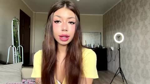Snapshot of louiswawrzyniak chatting on 5, 6, 2026 Flora online show from 5, 6, 2026