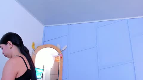 Louren Fox online show from 29, 10, 2025