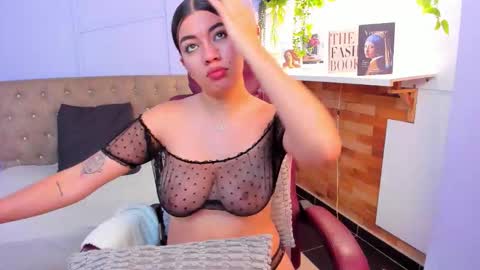 Louren Fox online show from 21, 12, 2025