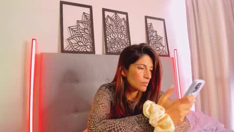 Lourrein Stoun   Independiente online show from 15, 1, 2026