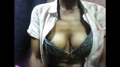 lovaelisa online show from 2, 11, 2025