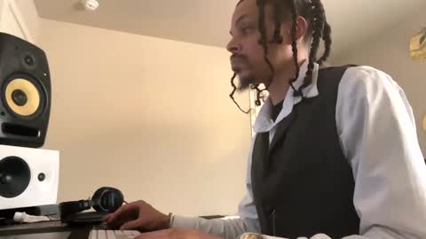 Snapshot of love4heelz chatting on 13, 1, 2025 Prynce online show from 13, 1, 2025