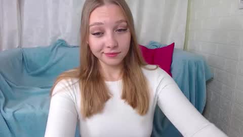 love bella  online show from 24, 9, 2025