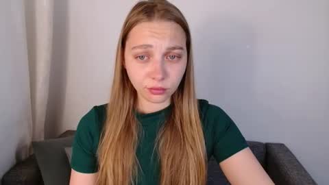 Snapshot of love_bella_ chatting on 17, 6, 2026 love bella online show from 17, 6, 2026