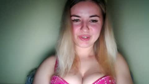 Snapshot of love_dom_meg chatting on 17, 6, 2026 Megane online show from 17, 6, 2026