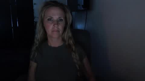 Snapshot of love_on_ chatting on 19, 5, 2026 LoVe On online show from 19, 5, 2026