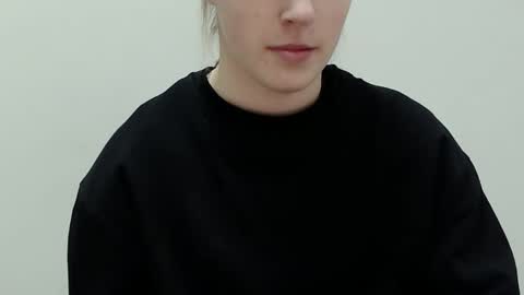 Vivian online show from 25, 11, 2025