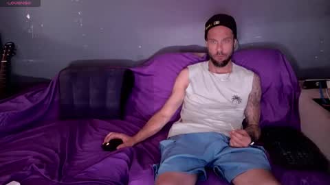 lovecoupleqc online show from 20, 5, 2026