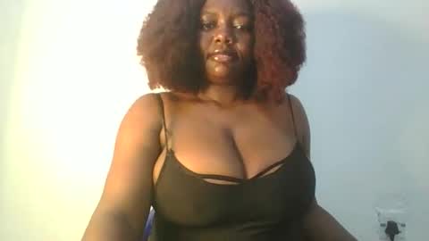 Snapshot of lovecumsluttie chatting on 18, 9, 2025 mila online show from 18, 9, 2025