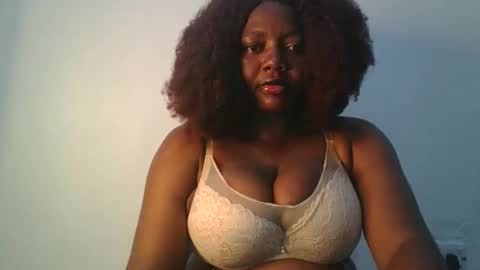 Snapshot of lovecumsluttie chatting on 18, 9, 2025 mila online show from 18, 9, 2025