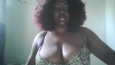 Snapshot of lovecumsluttie chatting on 2, 10, 2025 mila online show from 2, 10, 2025