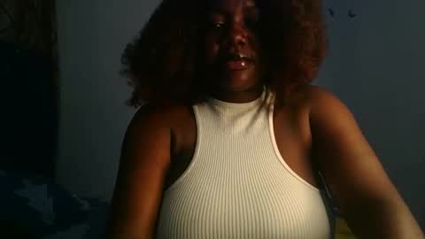 Snapshot of lovecumsluttie chatting on 8, 10, 2025 mila online show from 8, 10, 2025