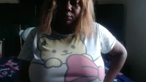 Snapshot of lovecumsluttie chatting on 11, 11, 2025 mila online show from 11, 11, 2025