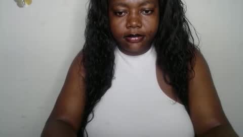 Snapshot of lovecumsluttie chatting on 29, 11, 2025 mila online show from 29, 11, 2025