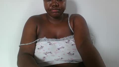 Snapshot of lovecumsluttie chatting on 14, 12, 2025 mila online show from 14, 12, 2025