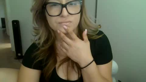 Snapshot of lovelife619760 chatting on 9, 10, 2025 Doll 4 you online show from 9, 10, 2025