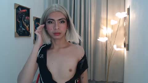 Snapshot of lovely_alwina chatting on 4, 4, 2026 alwina online show from 4, 4, 2026