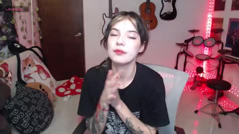 Snapshot of lovely_cass chatting on 23, 10, 2025 Cassie online show from 23, 10, 2025