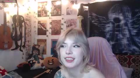 Snapshot of lovely_cass chatting on 25, 6, 2026 Cassie online show from 25, 6, 2026