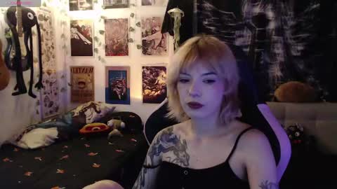 Snapshot of lovely_cass chatting on 14, 7, 2026 Cassie online show from 14, 7, 2026
