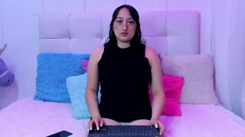 Snapshot of lovely_chloe19 chatting on 20, 1, 2025 Chloe online show from 20, 1, 2025