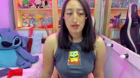 Snapshot of lovely_chloe19 chatting on 1, 3, 2025 Chloe online show from 1, 3, 2025