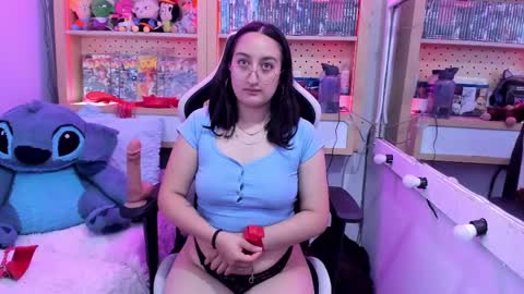 Snapshot of lovely_chloe19 chatting on 3, 3, 2025 Chloe online show from 3, 3, 2025