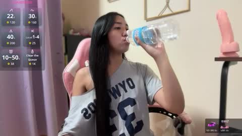 Snapshot of lovely_leah23 chatting on 23, 3, 2026 lovely_leah23 online show from 23, 3, 2026