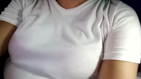 Snapshot of lovely_orchid chatting on 7, 1, 2025 lovely_orchid online show from 7, 1, 2025