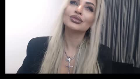 Snapshot of lovelyblondyxxx chatting on 12, 2, 2025 PrAllinXXXa online show from 12, 2, 2025