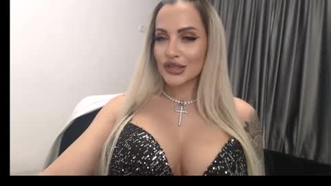 Snapshot of lovelyblondyxxx chatting on 14, 2, 2025 PrAllinXXXa online show from 14, 2, 2025