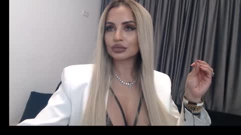 Snapshot of lovelyblondyxxx chatting on 19, 2, 2025 PrAllinXXXa online show from 19, 2, 2025